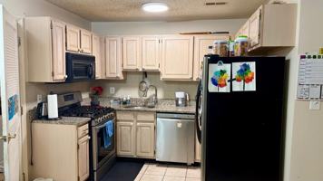 featured image of 221 Prestwick Way