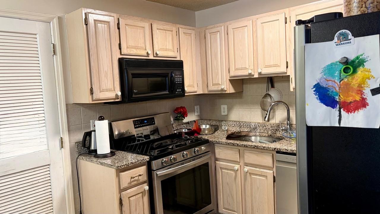 221 Prestwick Way - Photo 7 of 19