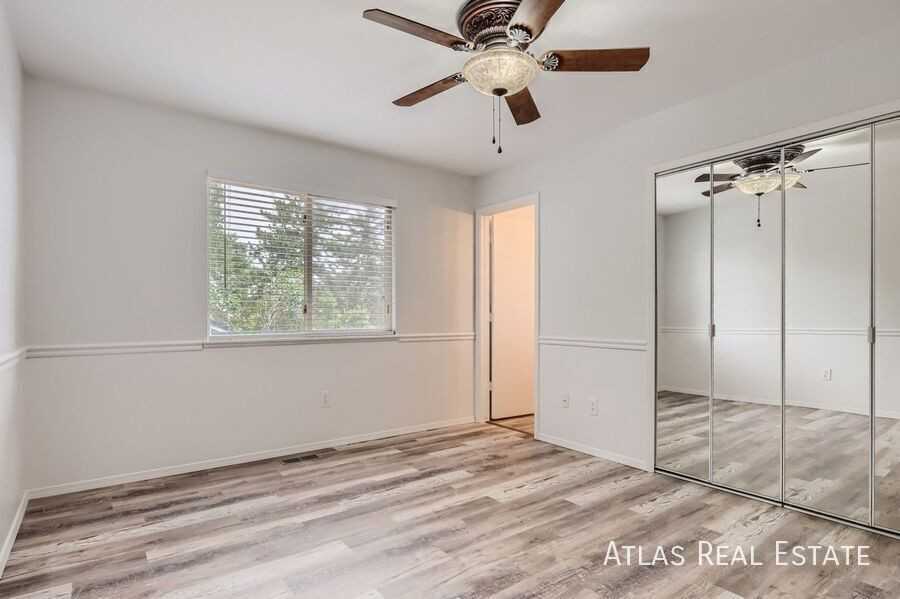 4717 W B St - Photo 5 of 16