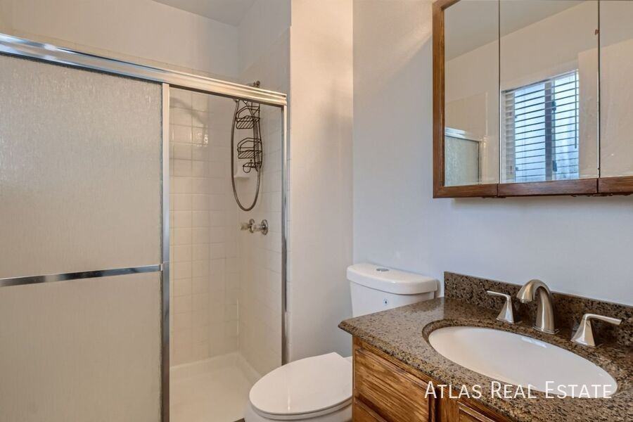 4717 W B St - Photo 6 of 16