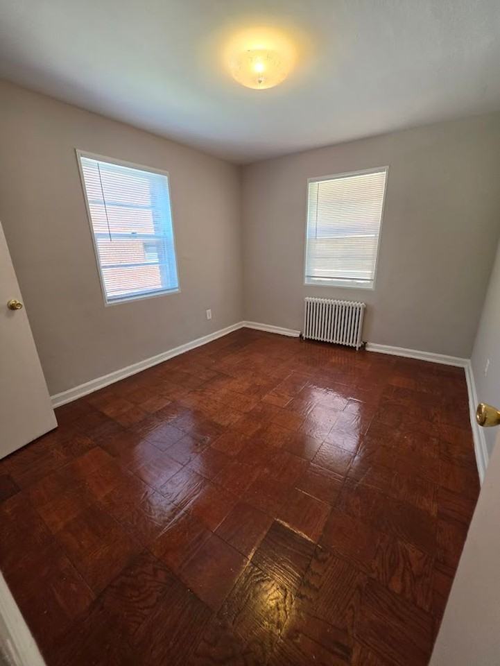 208 KENILWORTH AVE NE - Photo 6 of 7