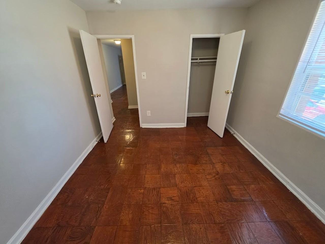 208 KENILWORTH AVE NE - Photo 7 of 7