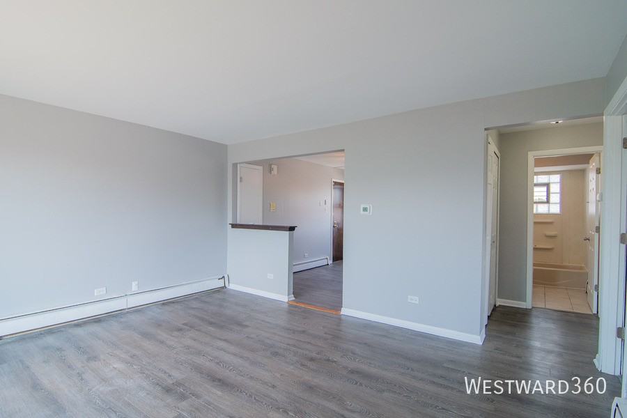 1665 Harbor Ave #3S - Photo 4 of 11
