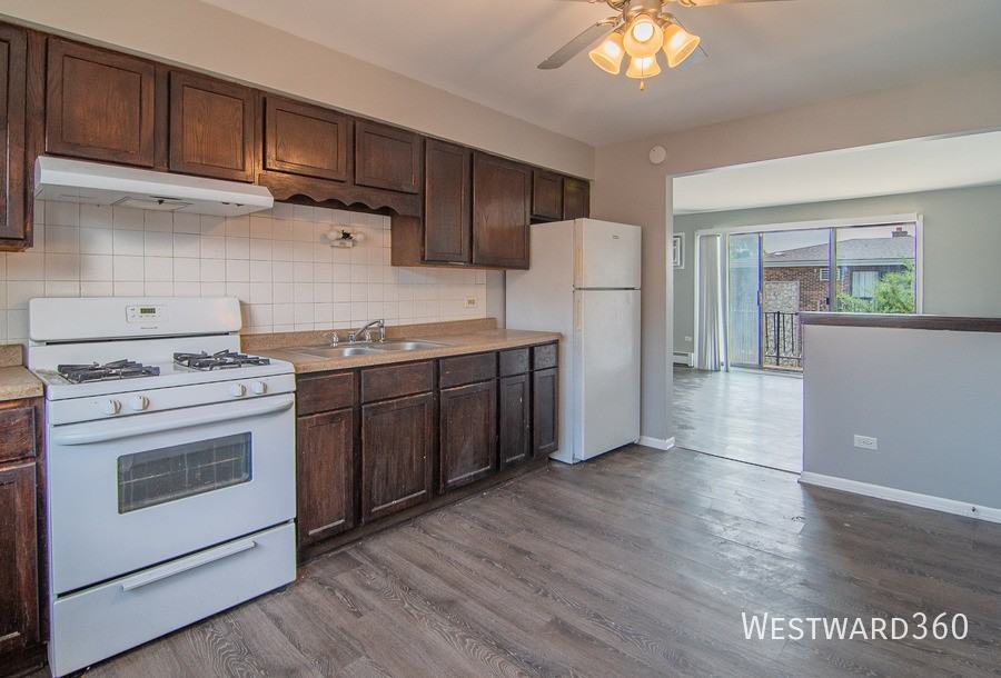 1665 Harbor Ave #3S - Photo 5 of 11