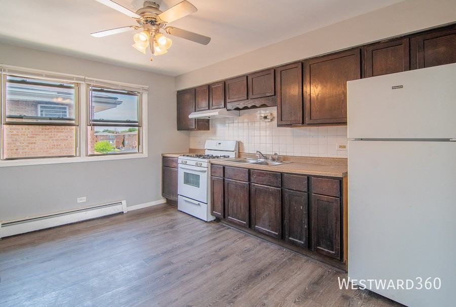1665 Harbor Ave #3S - Photo 6 of 11
