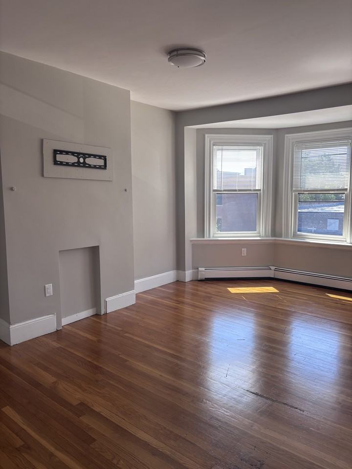 548 E Broadway #2 - Photo 3 of 17