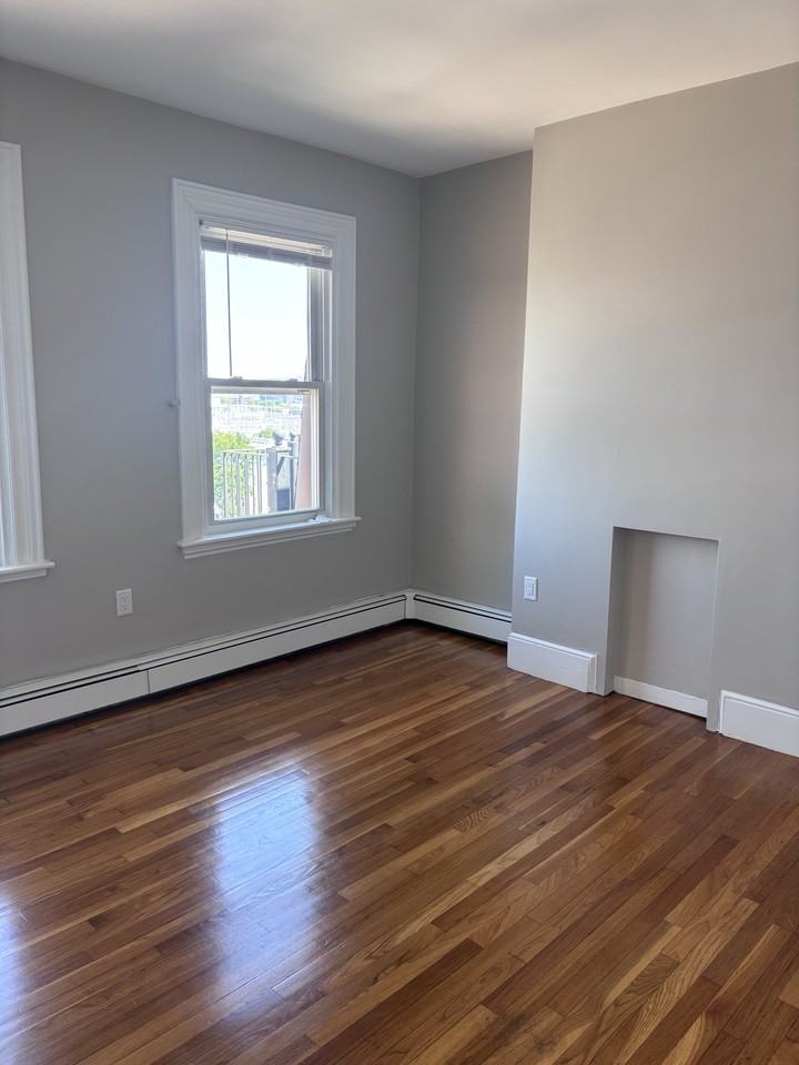 548 E Broadway #2 - Photo 6 of 17
