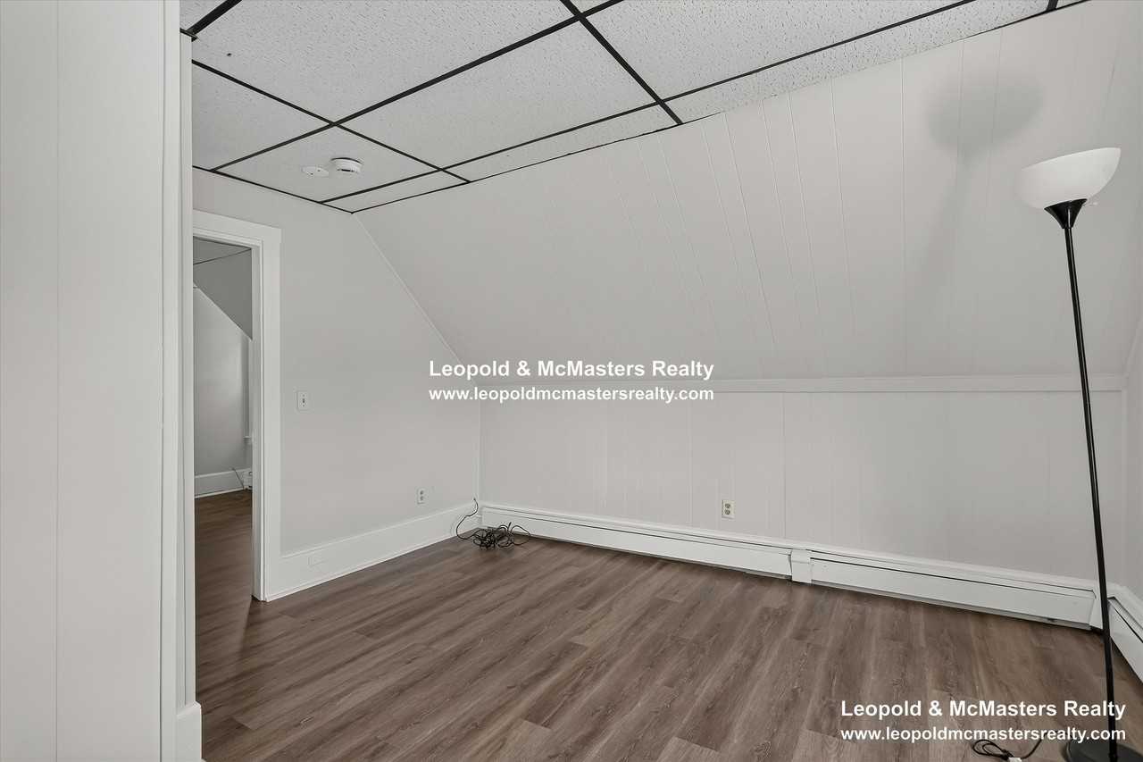 139 Greenwood St #3 - Photo 5 of 15