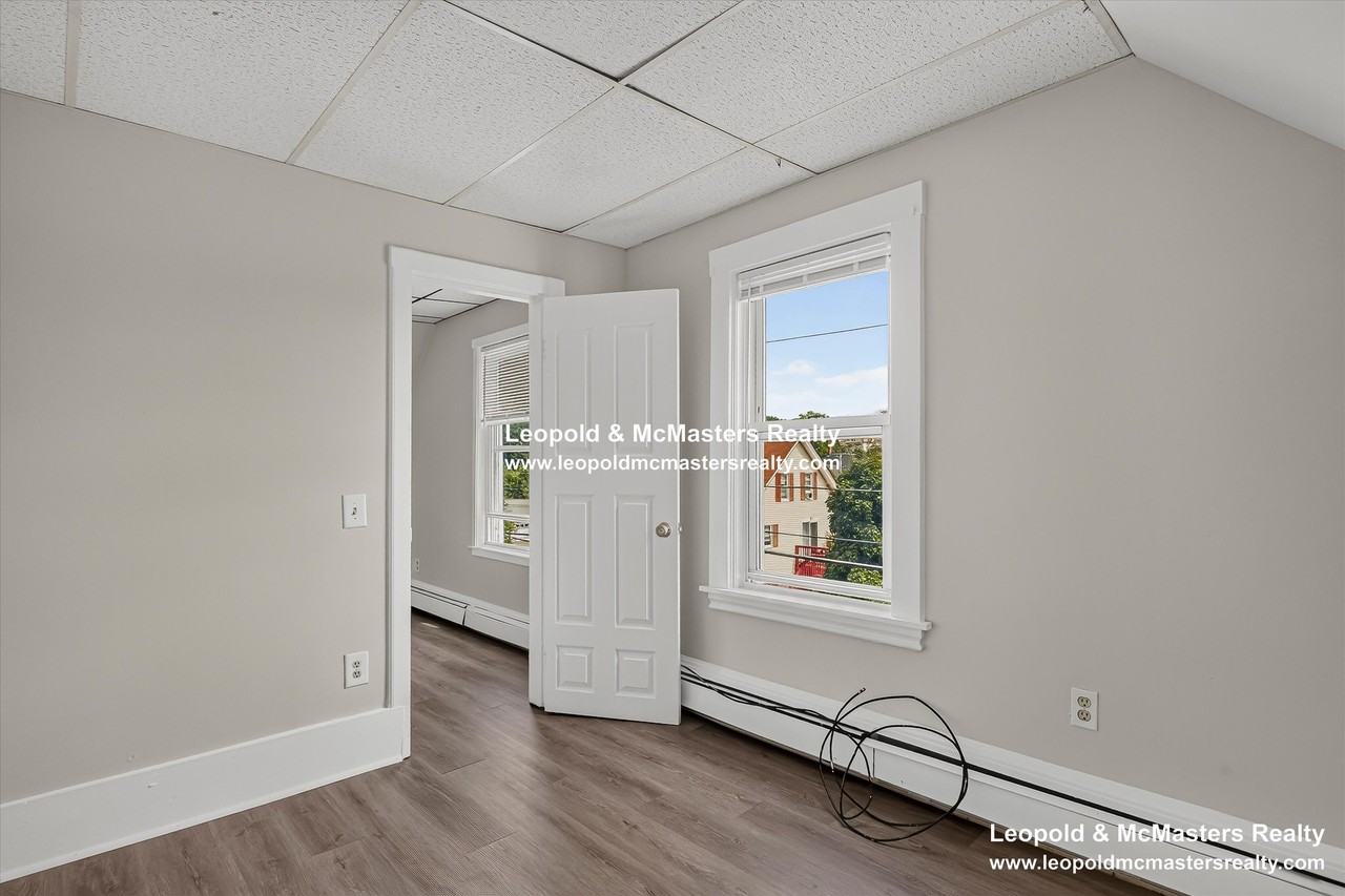 139 Greenwood St #3 - Photo 6 of 15