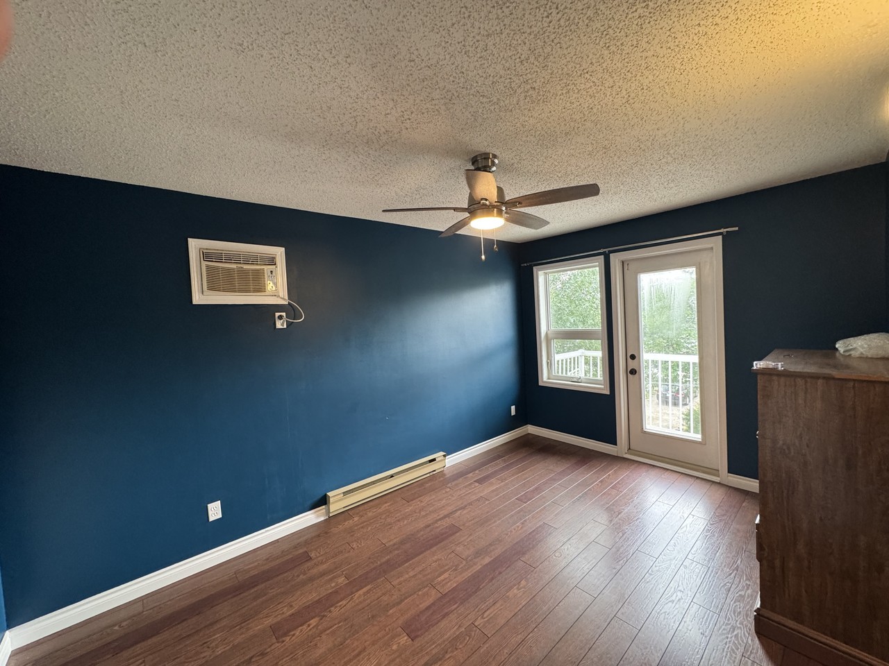 220 Goulet St - Photo 4 of 23