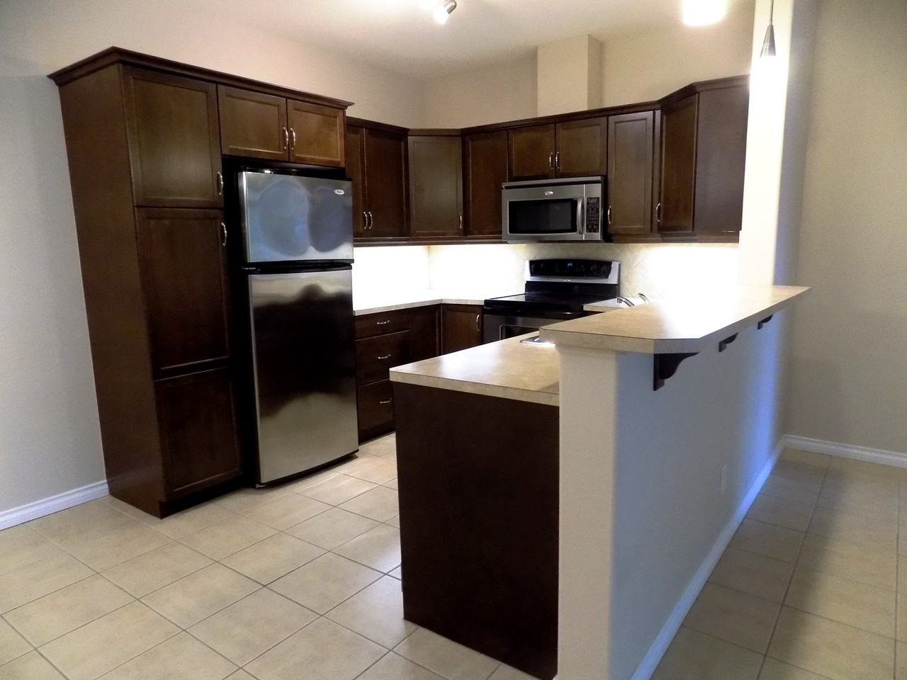 2503 Hanna Cres Nw - Photo 4 of 16
