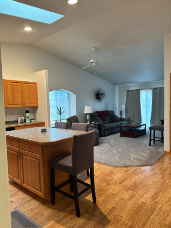 1058 Parkway Dr - Photo 3 of 11