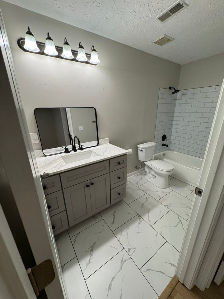 1979 Pieck Dr #B - Photo 4 of 29