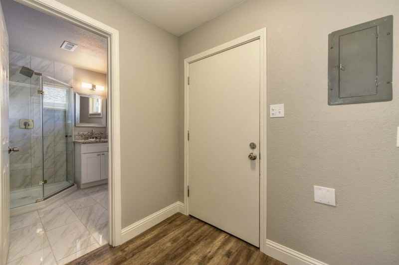 7024 Woodmore Oaks Dr - Photo 6 of 25