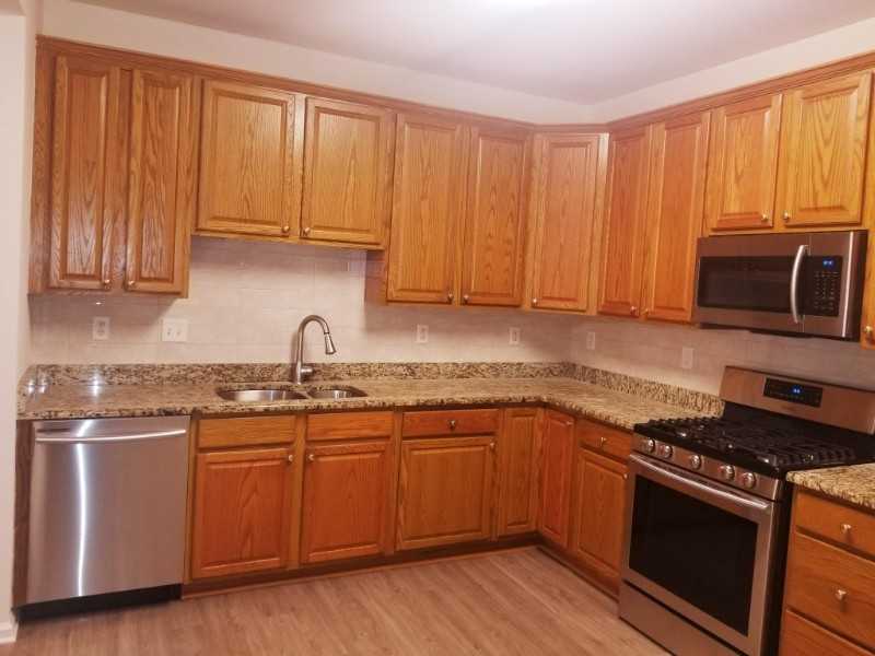 339 Saint Andrews Pl - Photo 2 of 12