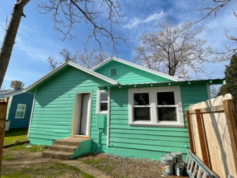 1063 Gilbert St - Photo 6 of 37