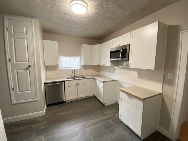 2824 N Park Ave - Photo 5 of 13