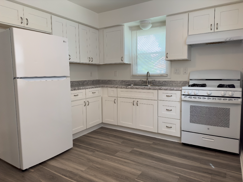2407 S 68th St - Photo 4 of 14