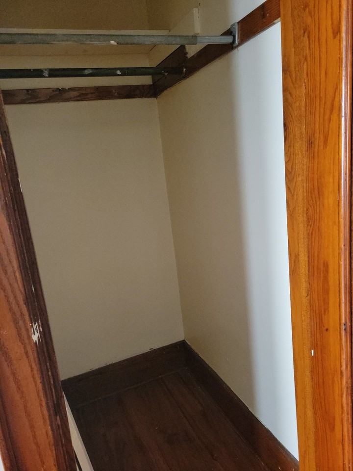 314 E Chicago St #9 - Photo 4 of 4