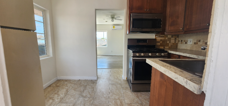 3871 Superba St - Photo 4 of 16