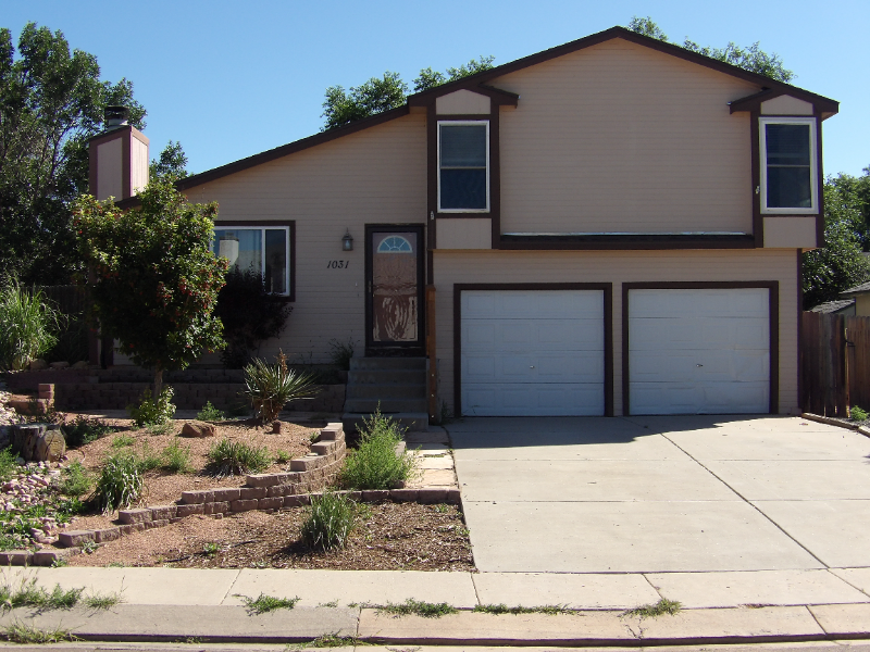 1031 Rancher Dr - Photo 2 of 14