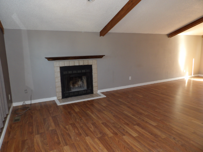 1031 Rancher Dr - Photo 3 of 14