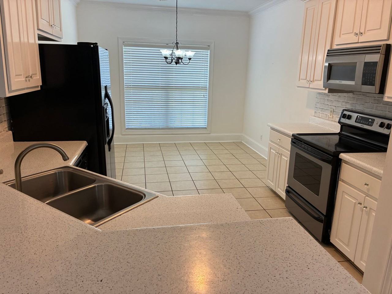 233 Forest Glen Dr - Photo 3 of 13