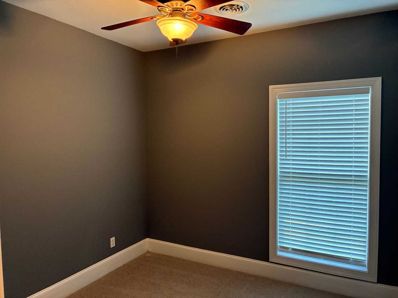 233 Forest Glen Dr - Photo 5 of 13