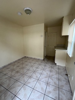 112 S Eucalyptus Ave #1 - Photo 2 of 3
