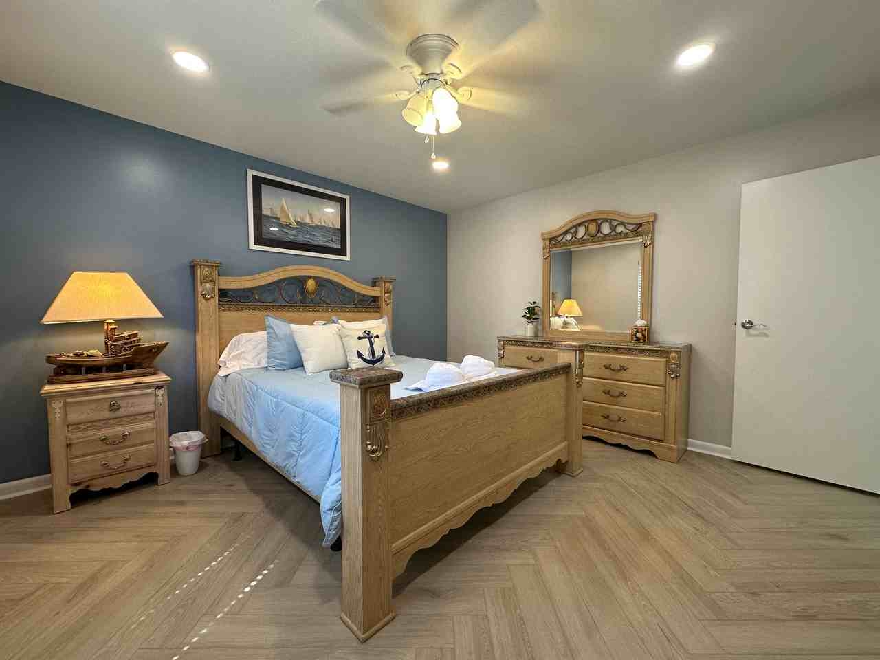 111 Seaparc Ct #B - Photo 4 of 16
