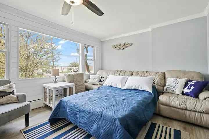 218 Channel Dr - Photo 4 of 10
