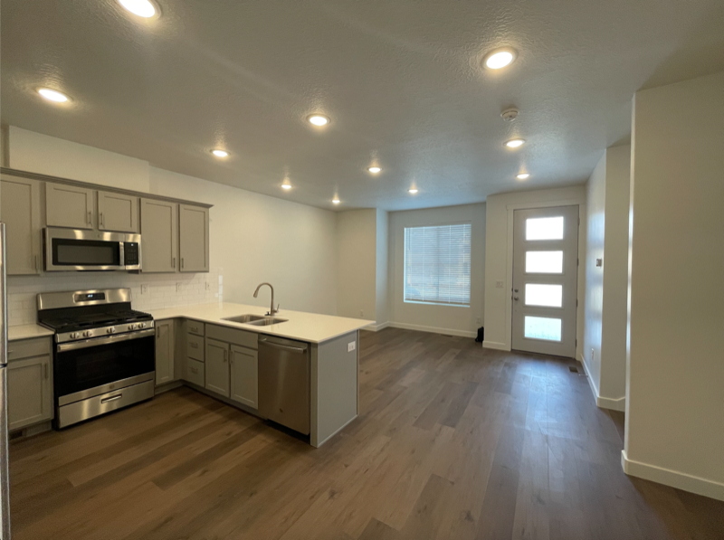 122 En Heber City Ut. #322 - Photo 3 of 12