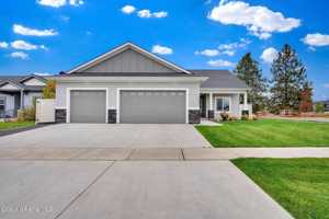 featured image of 3027 N Bygone Way
