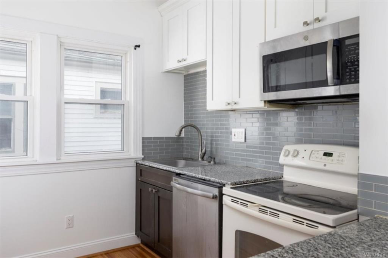 143 Hartwell Rd - Photo 2 of 11