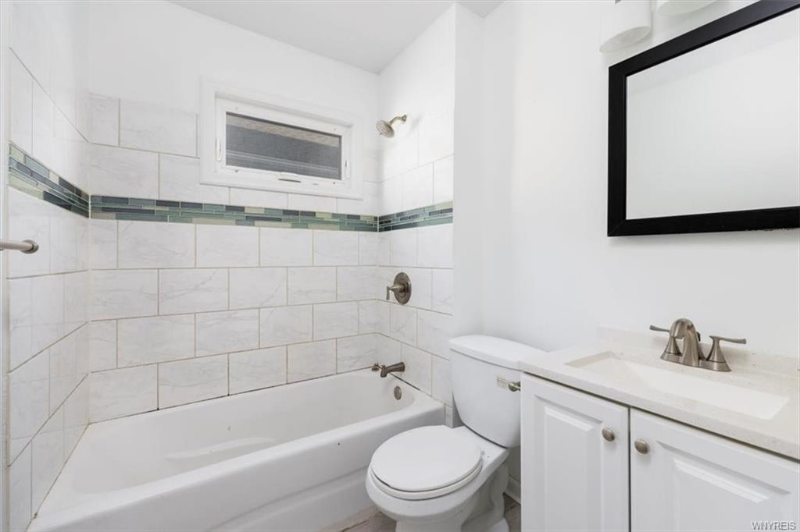 143 Hartwell Rd - Photo 5 of 11