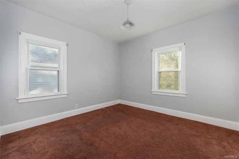 143 Hartwell Rd - Photo 6 of 11