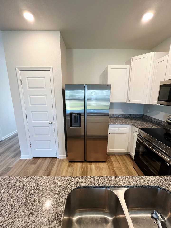 1755 Jakes Dr - Photo 2 of 18
