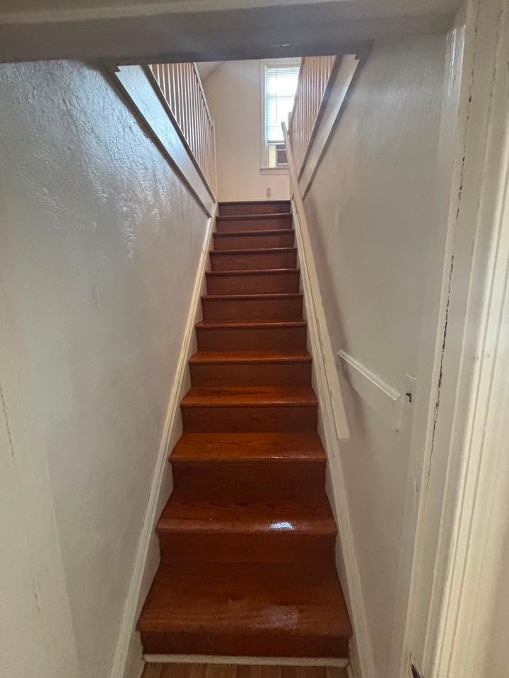 916 Carol St - Photo 2 of 8