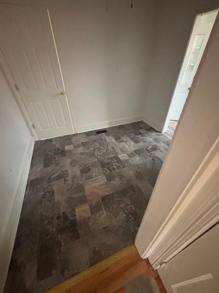 916 Carol St - Photo 3 of 8