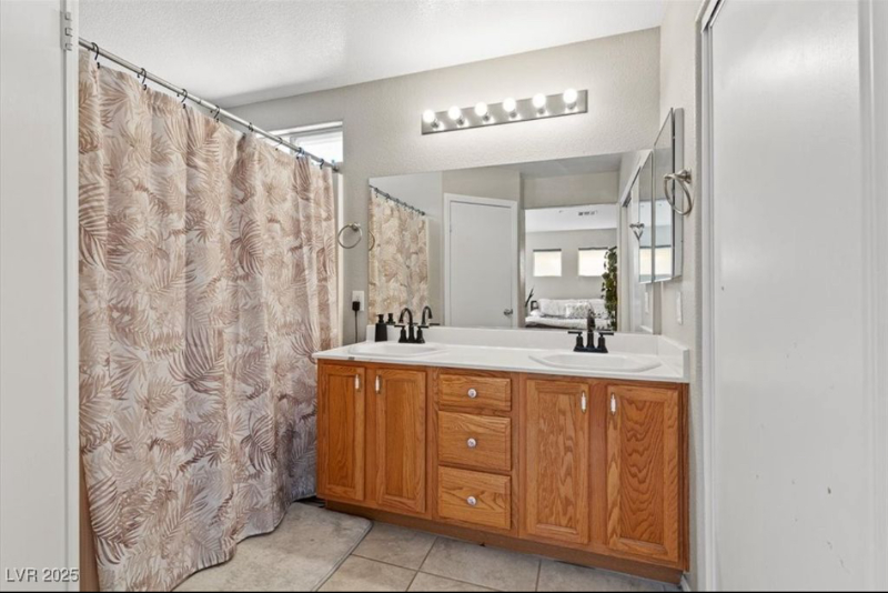 3023 Sunrise Bay Ave - Photo 3 of 8
