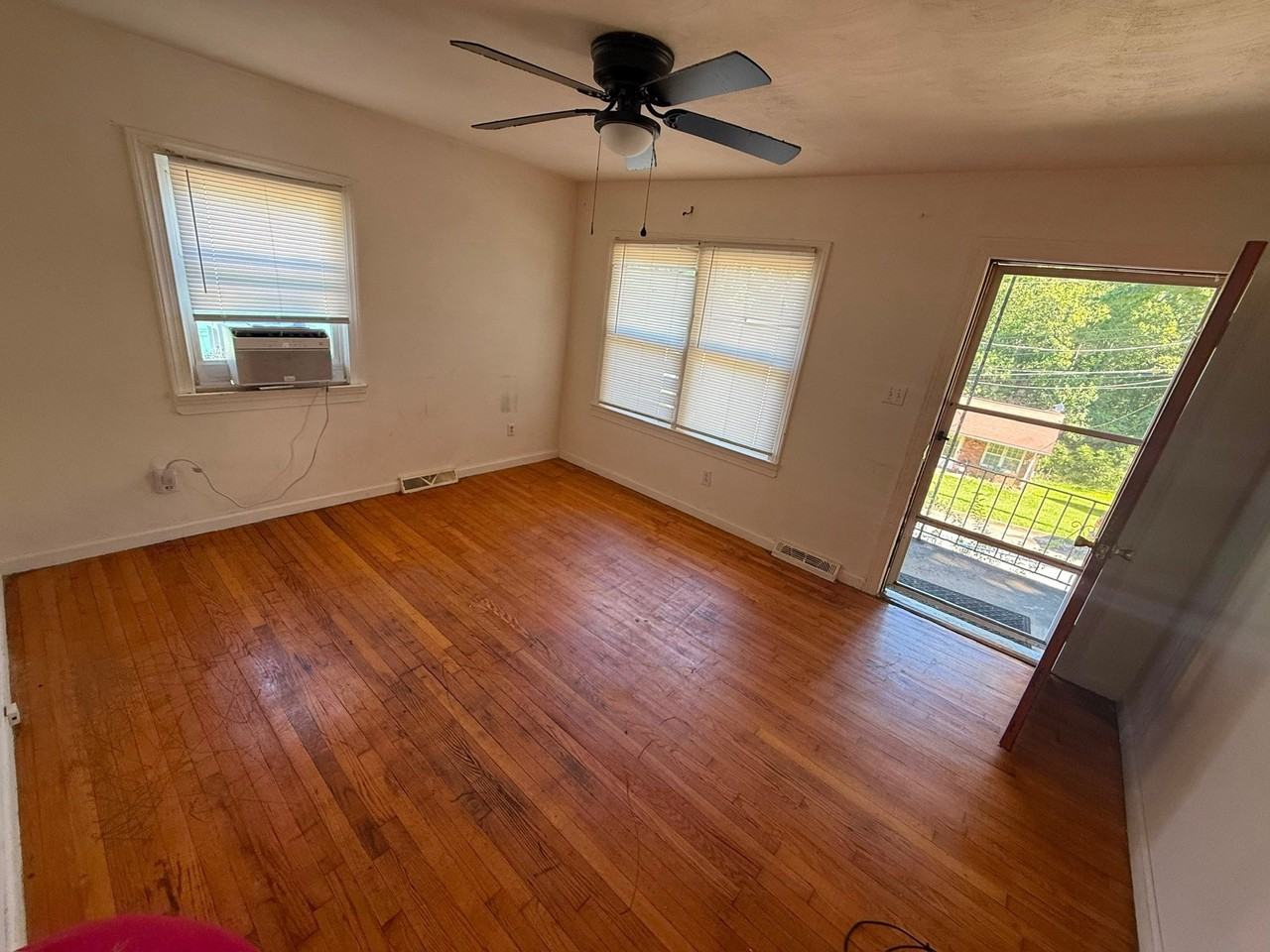 809 Olympia St - Photo 6 of 10