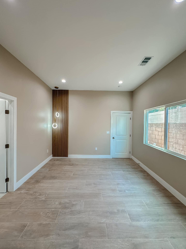9386 Bixby Ave - Photo 3 of 34