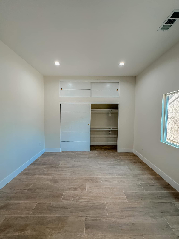 9386 Bixby Ave - Photo 5 of 34