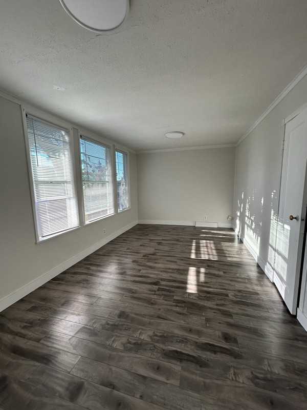 6400 Latona Ave Ne - Photo 2 of 12
