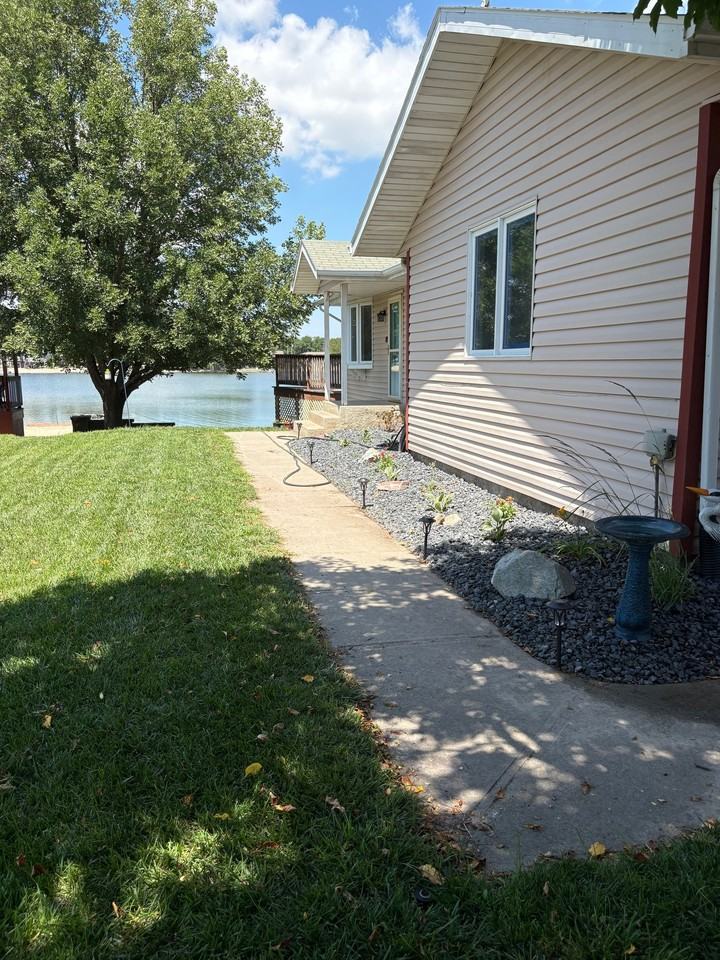 37 Clear Lk - Photo 2 of 20