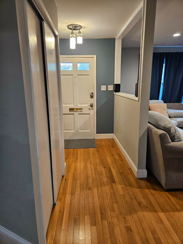 7421 Grace St - Photo 3 of 20