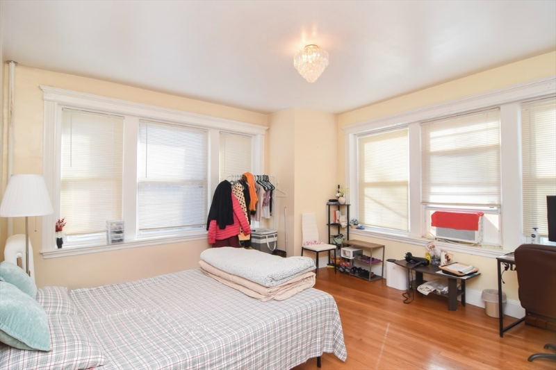 96 Saint Paul St #3 - Photo 7 of 14