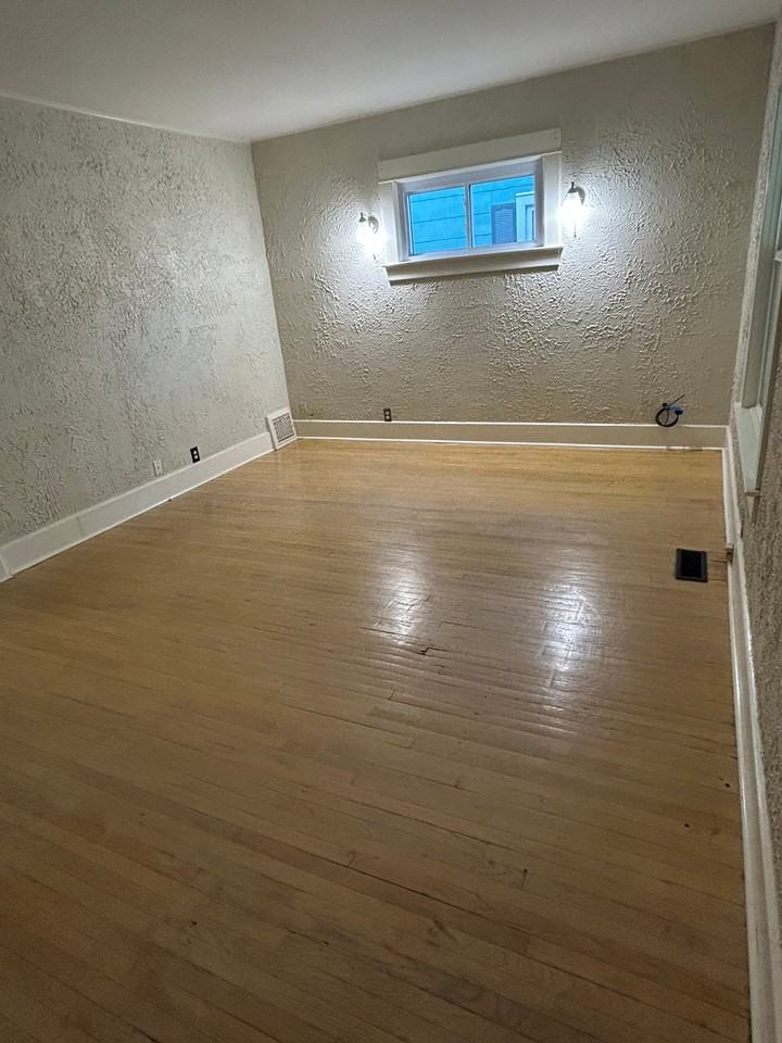 1209 Governor St - Photo 2 of 14