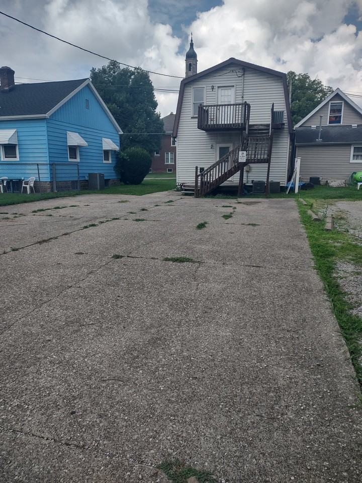 2621 Mount Vernon Ave - Photo 2 of 2