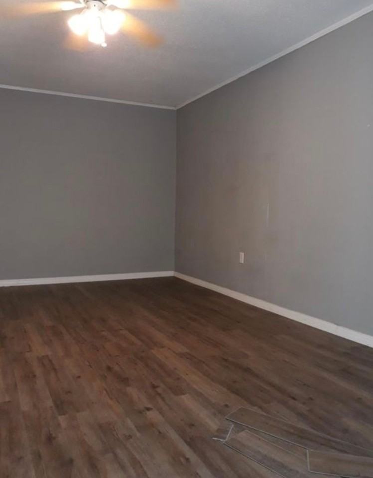 115 Sandlewood Cir N - Photo 2 of 2